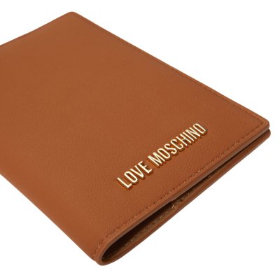 THE ESSENTIAL PASSPORT HOLDER